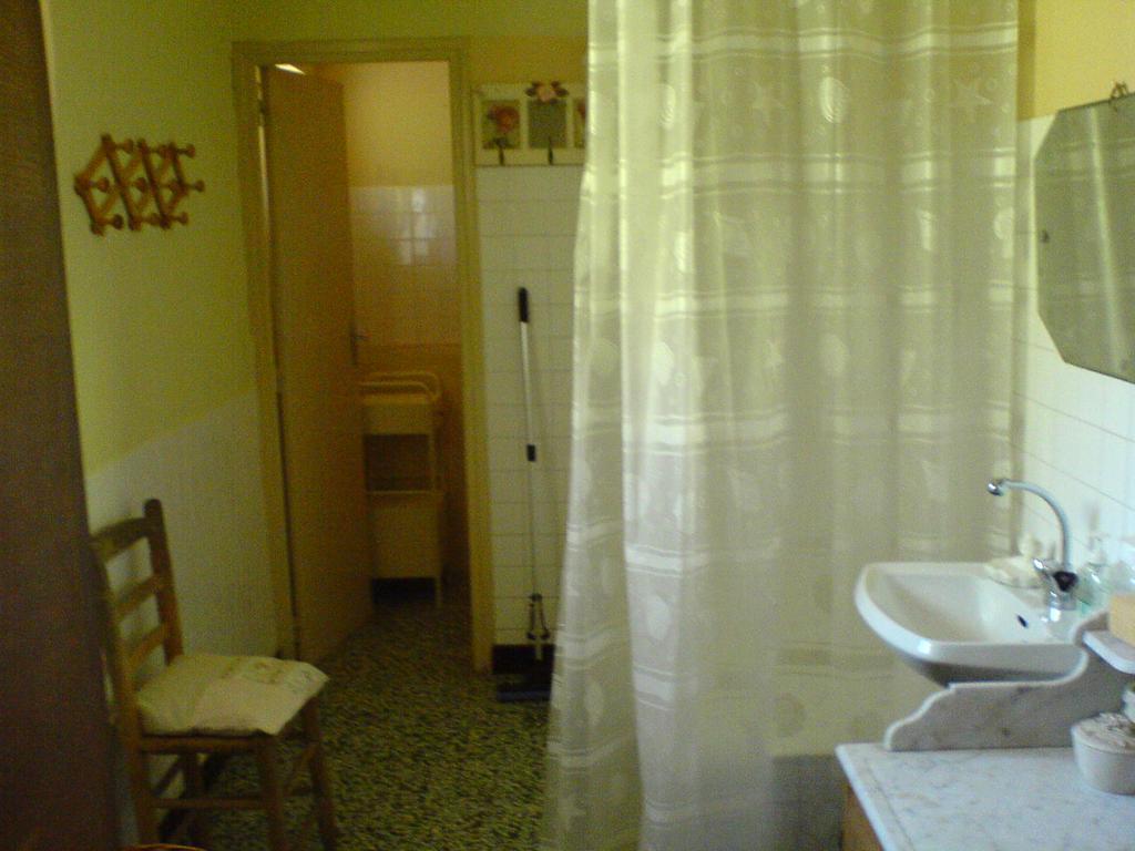 Гостевой дом Les Champys Saint-Pereuse Экстерьер фото